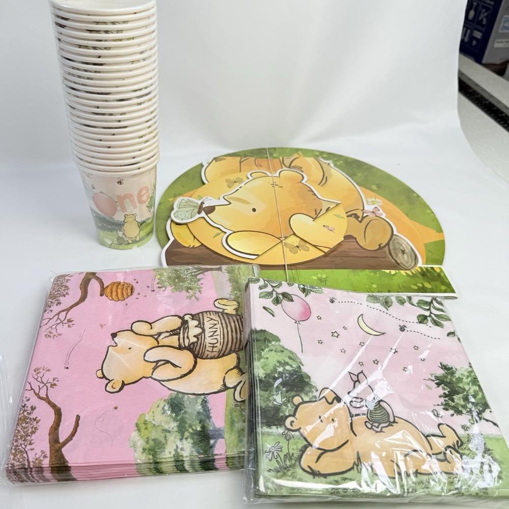 Winnie The Pooh Table Decore Center Cups And Napkins Very Cute Design And Colors